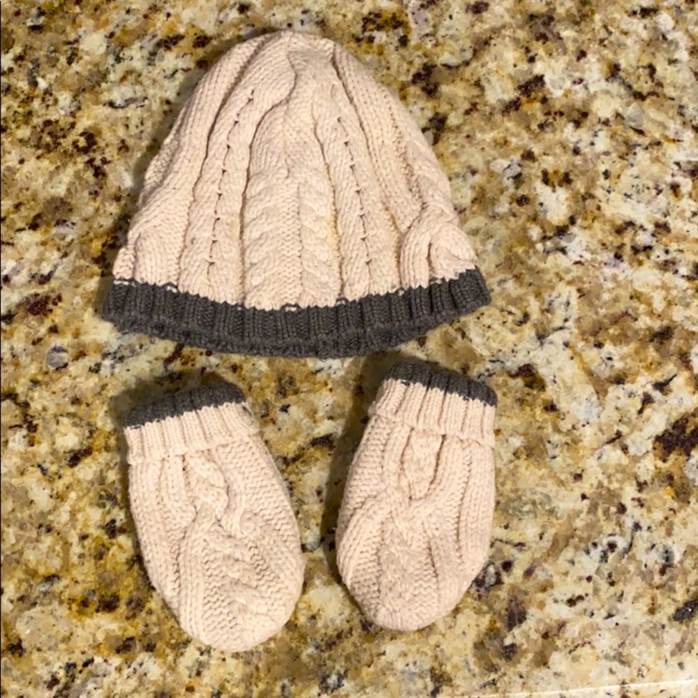 Old Navy Knit Hat with (thumbless) Mittens